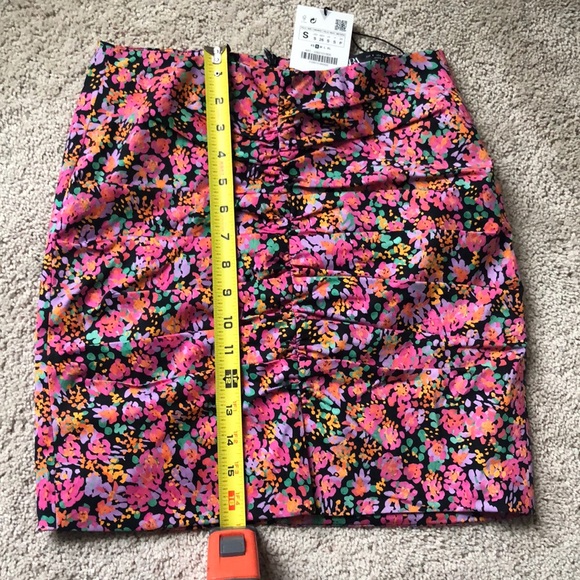 New!!!! Zara draped mini skirt. Last one!!!! - Picture 5 of 8